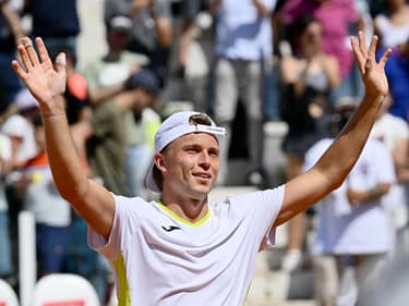 La joie d'Alexandre Müller après sa victoire face à Andrey Rublev à Rome