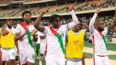 Ousmane Camara célébrant la qualification du Burkina Faso pour la CAN 2025, après la victoire face au Burundi, le 13 octobre 2024.