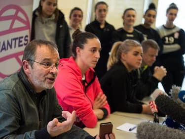 Le président du Nantes Atlantique Handball au premier plan: Arnaud Ponroy 