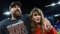 Le footballeur américain Travis Kelce et la chanteuse Taylor Swift lors d'un match à Baltimore, le 28 janvier 2024.