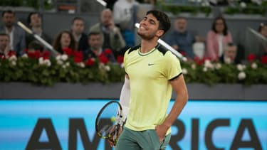 Carlos Alcaraz lors de sa défaite en quarts de finale du Masters 1000 de Rome face à Andrey Rublev (4-6, 6-3, 6-2), le 1er mai 2024