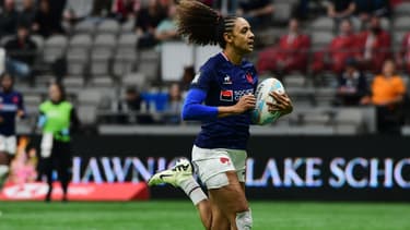 Anne-Cécile Ciofani avec l'équipe de France de rugby à 7, 25 février 2024