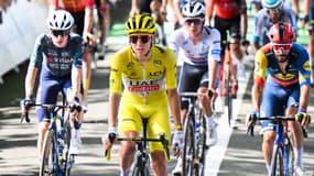 Le maillot jaune du Tour de France Tadej Pogacar