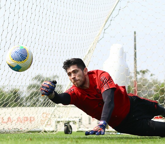 Flamengo treina nesta segunda-feira de olho no duelo com o Bahia