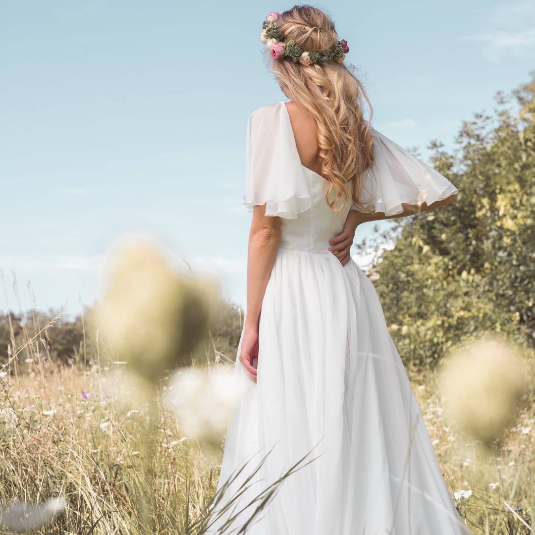 5 reasons to rent your wedding dress – it won't just save you thousands