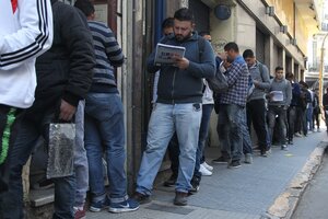 Se cerraron más de 330.000 cuentas sueldo desde diciembre por la caída del empleo