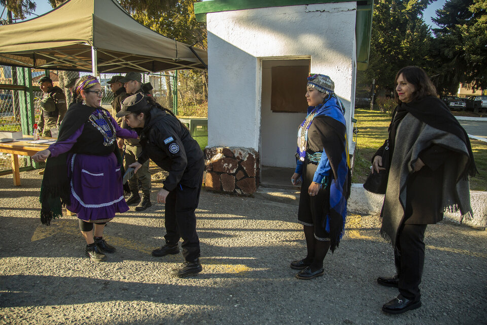 "Show político y racista": Arrancó el juicio express a la comunidad mapuche de Mascardi