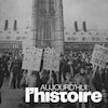 Des manifestants défilent sur la Colline du Parlement à Ottawa.