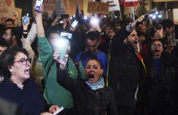 Grosse manifestation à Valence contre « l’incompétence » lors des inondatio…