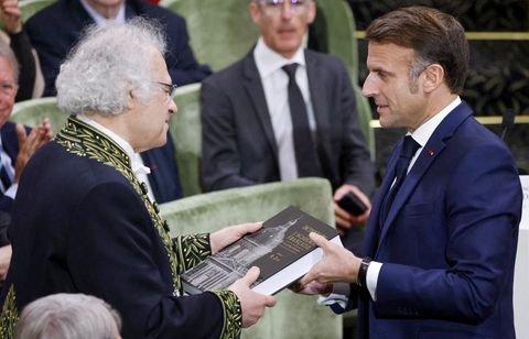 Après 89 ans, l’Académie française a enfin mis le dictionnaire à jour