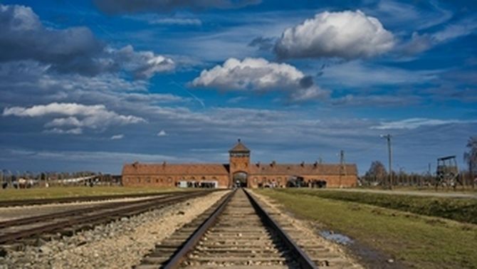 La Unesco alerta que la IA pot tergiversar la història de l'Holocaust