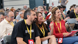 Els diputats de la CUP Dani Cornellà, Laure Vega i Laia Estrada, aquest dissabte a l&#039;assemblea nacional de Sabadell