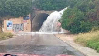 Imatge de:A les portes d'aiguats de matinada i aquest divendres