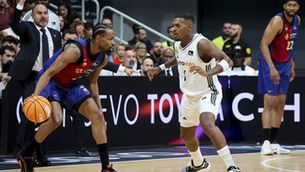 El Barça competeix contra el Reial Madrid, però no atura la mala ratxa (89-83)