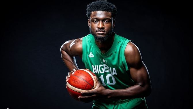 Chimezie Metu és internacional nigerià (FIBA)