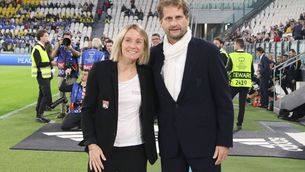 EuropaPress_4775252_sonia_bompastor_coach_of_olympique_lyonnais_and_joe_montemurro_coach_of