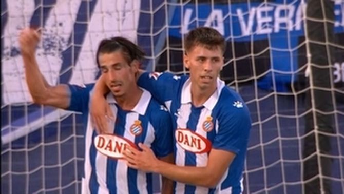  Milla i Valles celebren el gol de l'Espanyol 