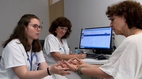 D'estudiant de Medicina a metge, un pas estressant: "Tens la salut del pacient a les mans"