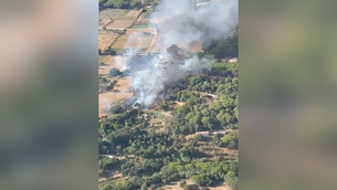 Estabilitzat l'incendi de Sant Feliu de Guíxols que ha obligat a confinar una urbanització