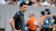 Argentina's coach Lionel Scaloni watches his players from the touchline during the Conmebol 2024 Copa America tournament semi-final football match between Argentina and Canada at MetLife Stadium, in East Rutherford, New Jersey on July 9, 2024. (Photo by JUAN MABROMATA / AFP)