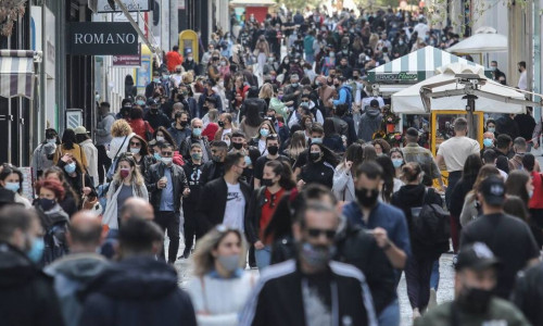 Θεοφάνεια: Ποια καταστήματα θα είναι ανοιχτά - Πότε ξεκινούν οι χειμερινές εκπτώσεις