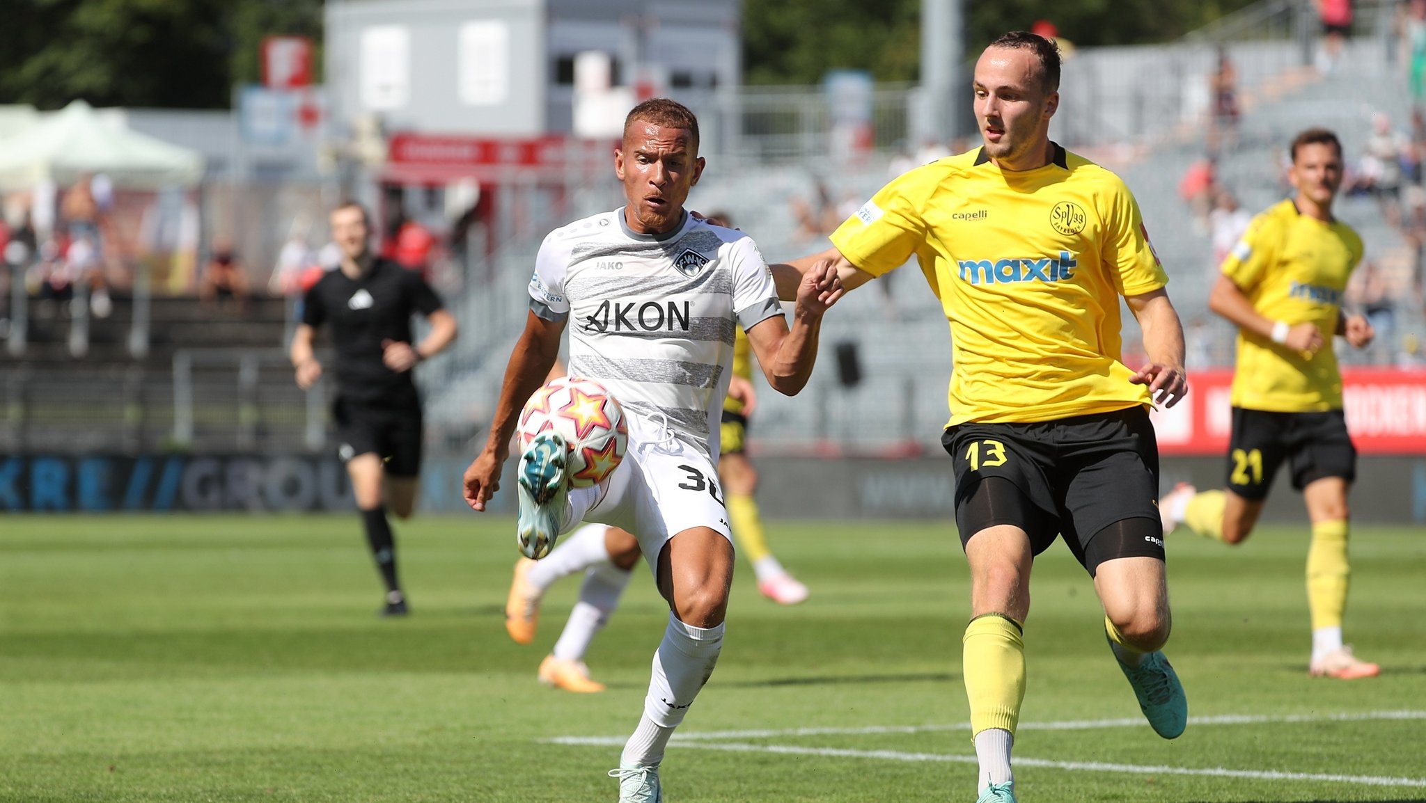 Spielszene Würzburger Kickers - SpVgg Bayreuth