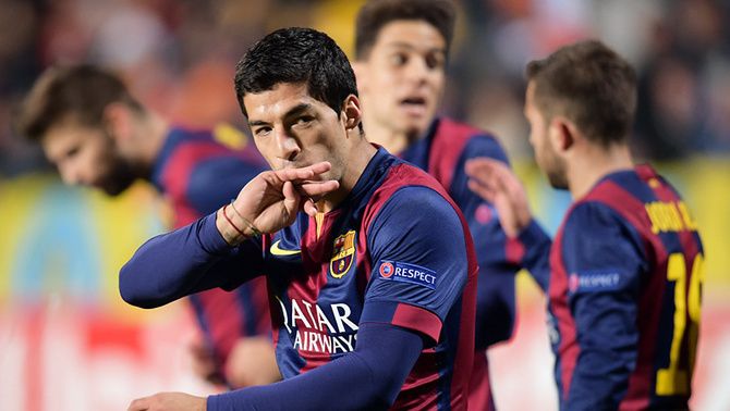 Luis Suárez celebra un gol al partit entre l'Apoel de Nicòsia i el FC Barcelona
