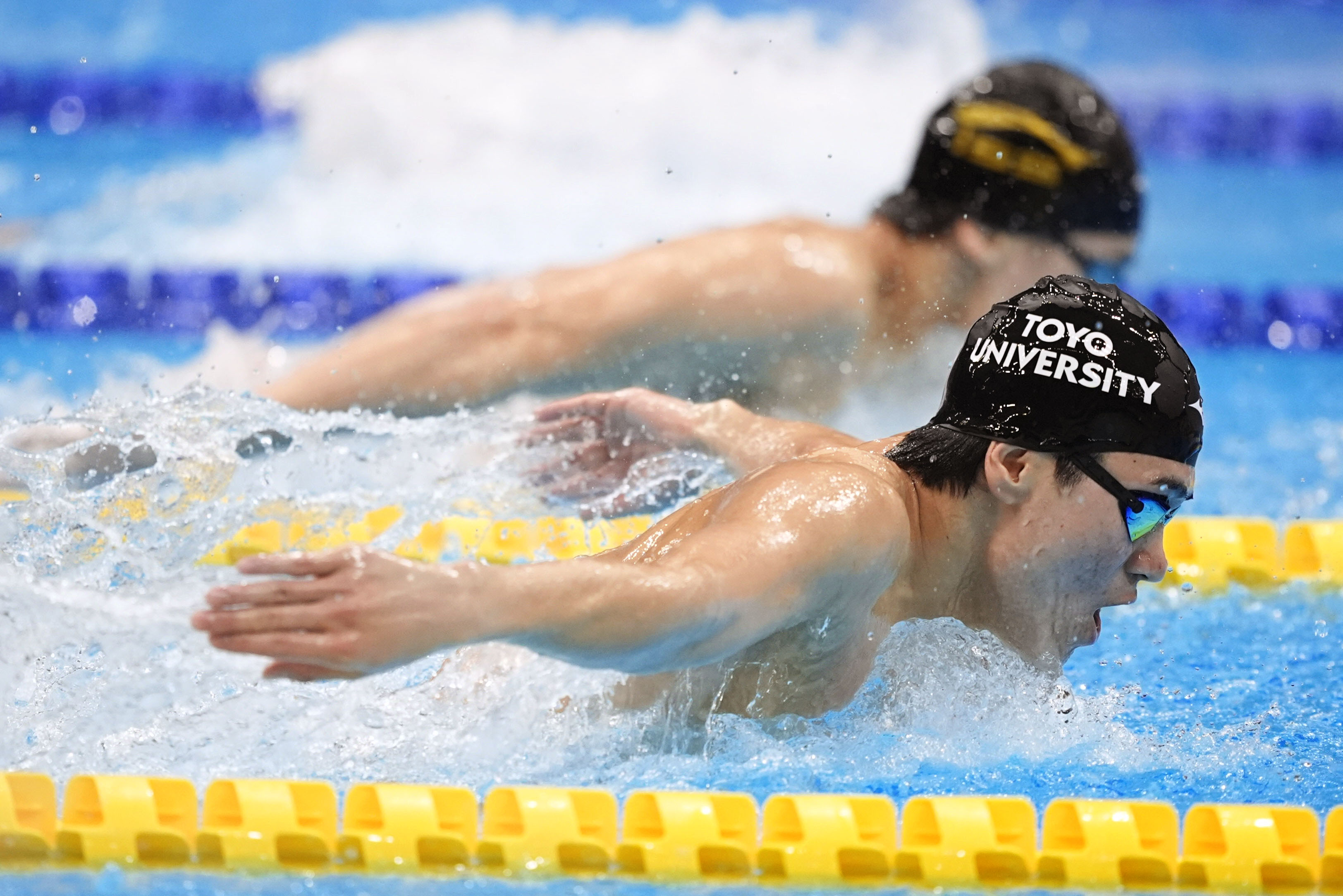 男子400メートル個人メドレー決勝　バタフライで力泳する松下知之＝東京アクアティクスセンター