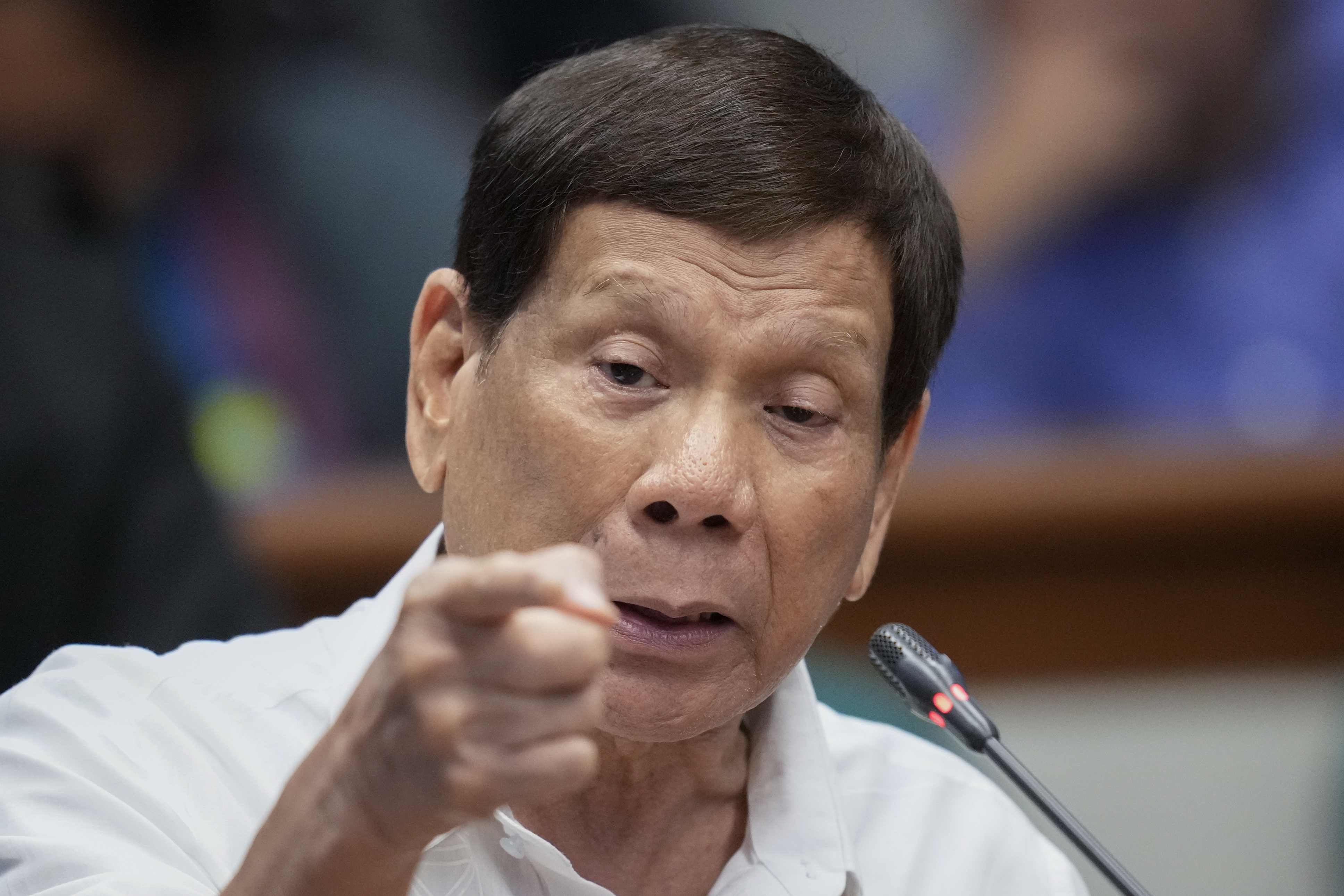 フィリピンのドゥテルテ前大統領＝10月、マニラ（AP＝共同）