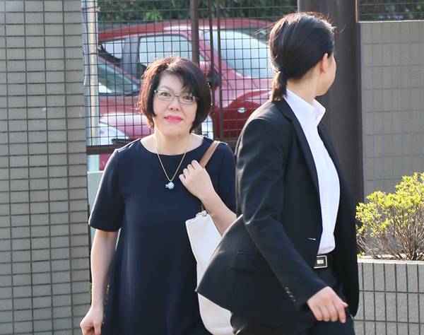 《秋篠宮夫妻はご立腹も…》小室佳代さん　義娘・眞子さんを「彼女」呼びも…“掟破り”の自伝本に寄せられた「意外な評価」