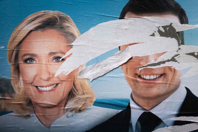 Affiche électorale du Rassemblement national (RN), le 10 juin 2024, à Paris. 