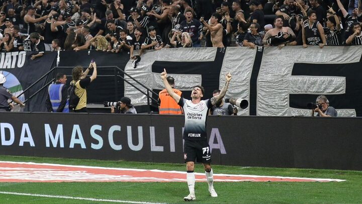 Corinthians celebra gol na Neo Química Arena (Foto: Corinthians, Facebook, Reprodução)