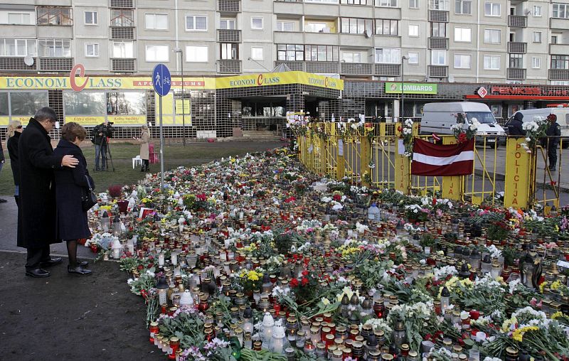 El Gobierno de Letonia dimite por el derrumbe del centro comercial en Riga