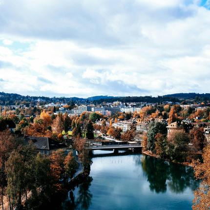 Alles  außer Zürich: In Bern schob Albert Einstein Achtstundenschichten im Patentamt und entwarf nebenher die Relativitätstheorie.