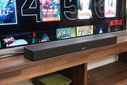 Bose�uSmart Soundbar 600�v���r���[�B������70cm�̒����^�T�E���h�o�[�͋�Ԋg�����������I