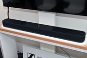 7.1.4ch���T�E���h�o�[1�{�Ŏ����I �[���n�C�U�[�uAMBEO Soundbar Plus�v