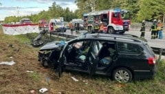 Bei einem Unfall am Sonntagabend auf der Westautobahn wurden zwei Personen schwer verletzt. (Bild: TEAM FOTOKERSCHI.AT / BAYER)