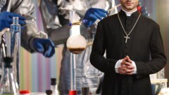 In Lower Austria, a priest is suspected of using crystal meth together with a second person. (Bild: Krone KREATIV/stock.adobe.com (2))