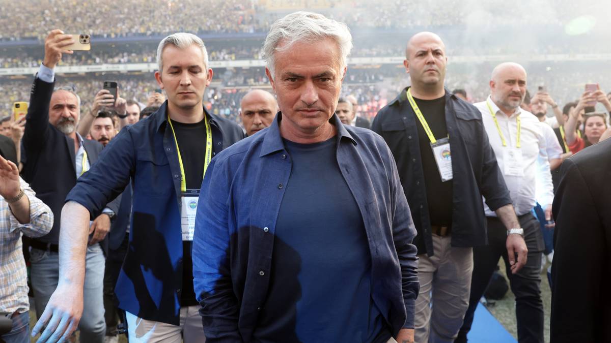 Szaleństwo! Tyle będzie zarabiał Mourinho w Fenerbahce