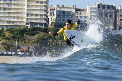 Fierce Elimination Rounds Bring Open Men One Step Closer to Gold at the ISA World Surfing Games