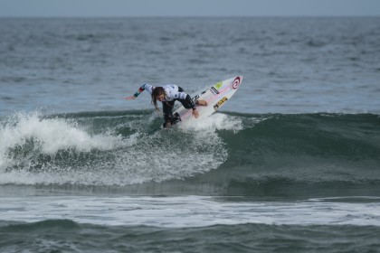 Home Nation Heroes Victorious in Finals on Day 3 of ISA World Surfing Games, Pauline Ado and Johanne Defay Win Women’s Gold and Silver