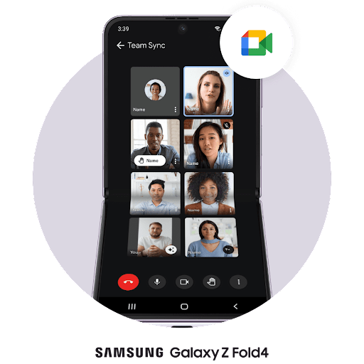 Nagho-hover ang logo ng Google Meet sa isang fold phone na nakabukas nang pahalang. May nangyayaring video chat kasama ng pito pang kasama sa tawag.