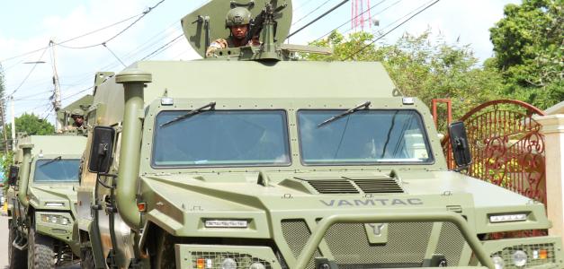 Vehículos blindados del Ejército dominicano