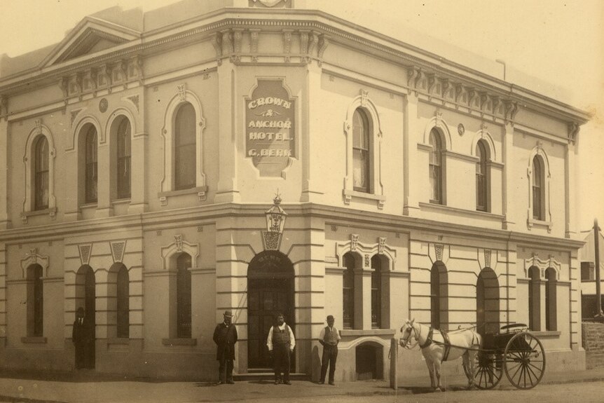 An old photograph od a pub in Adelaide.