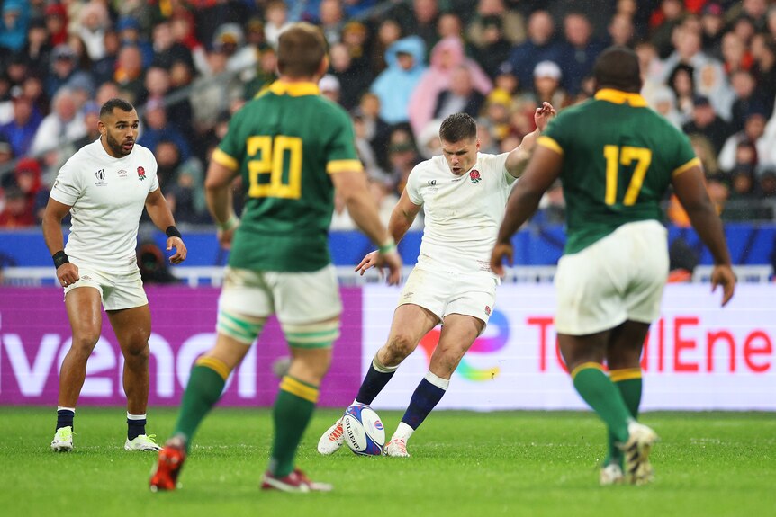 Owen Farrell kicks a drop goal