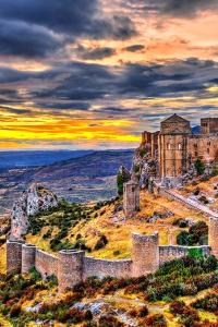 El castillo de Loarre al atardecer, Aragón.