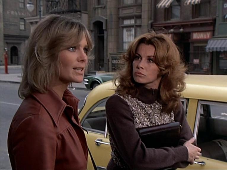 Linda Evans and Stefanie Powers in McCloud (1970)