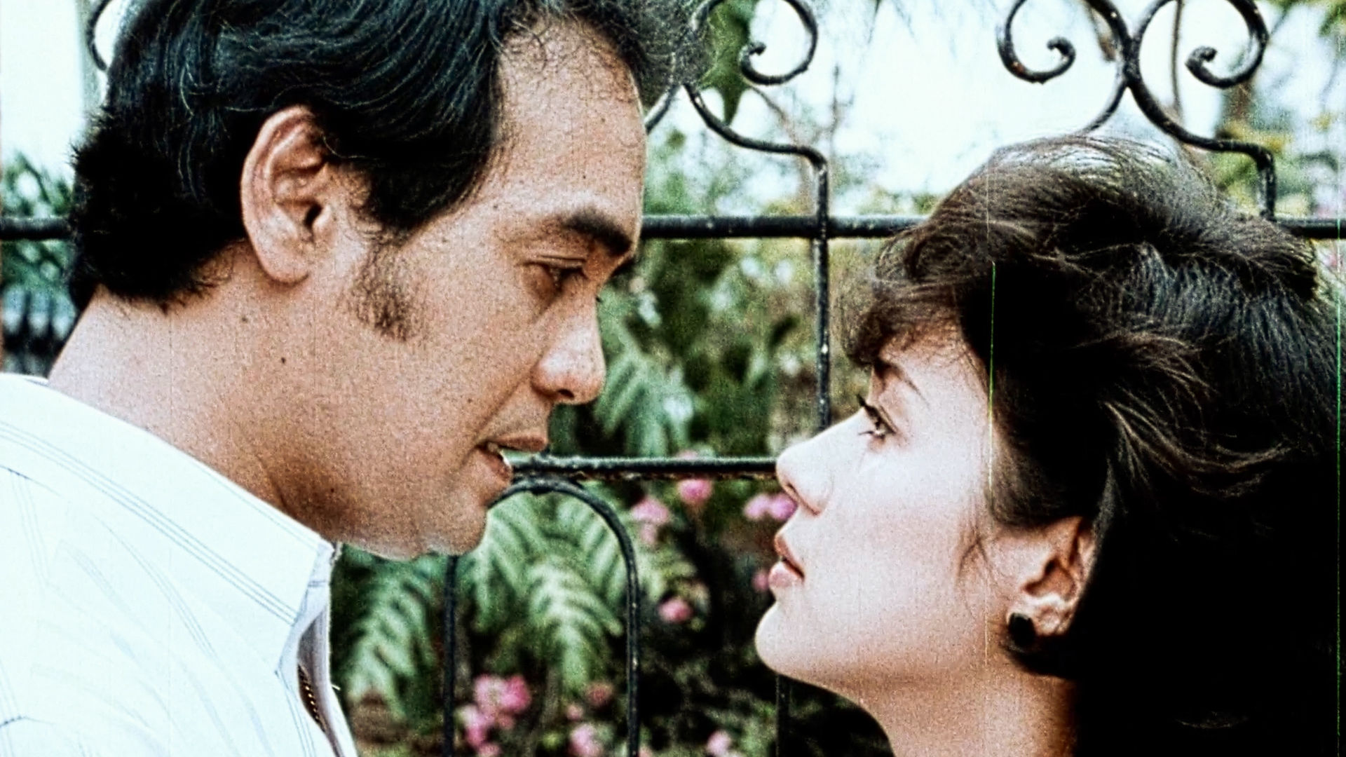 Dindo Fernando and Vilma Santos in Muling buksan ang puso (1985)