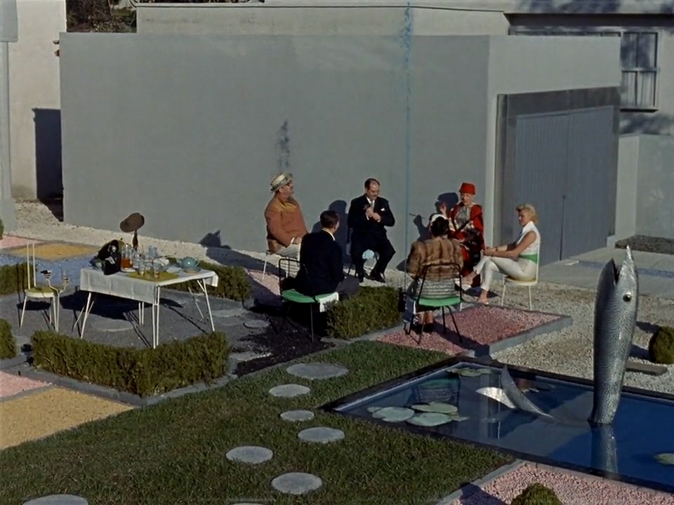 Adelaide Danieli, Lucien Frégis, Dominique Marie, Jean-François Martial, and Jean-Pierre Zola in My Uncle (1958)