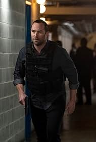 Sullivan Stapleton in Blindspot (2015)